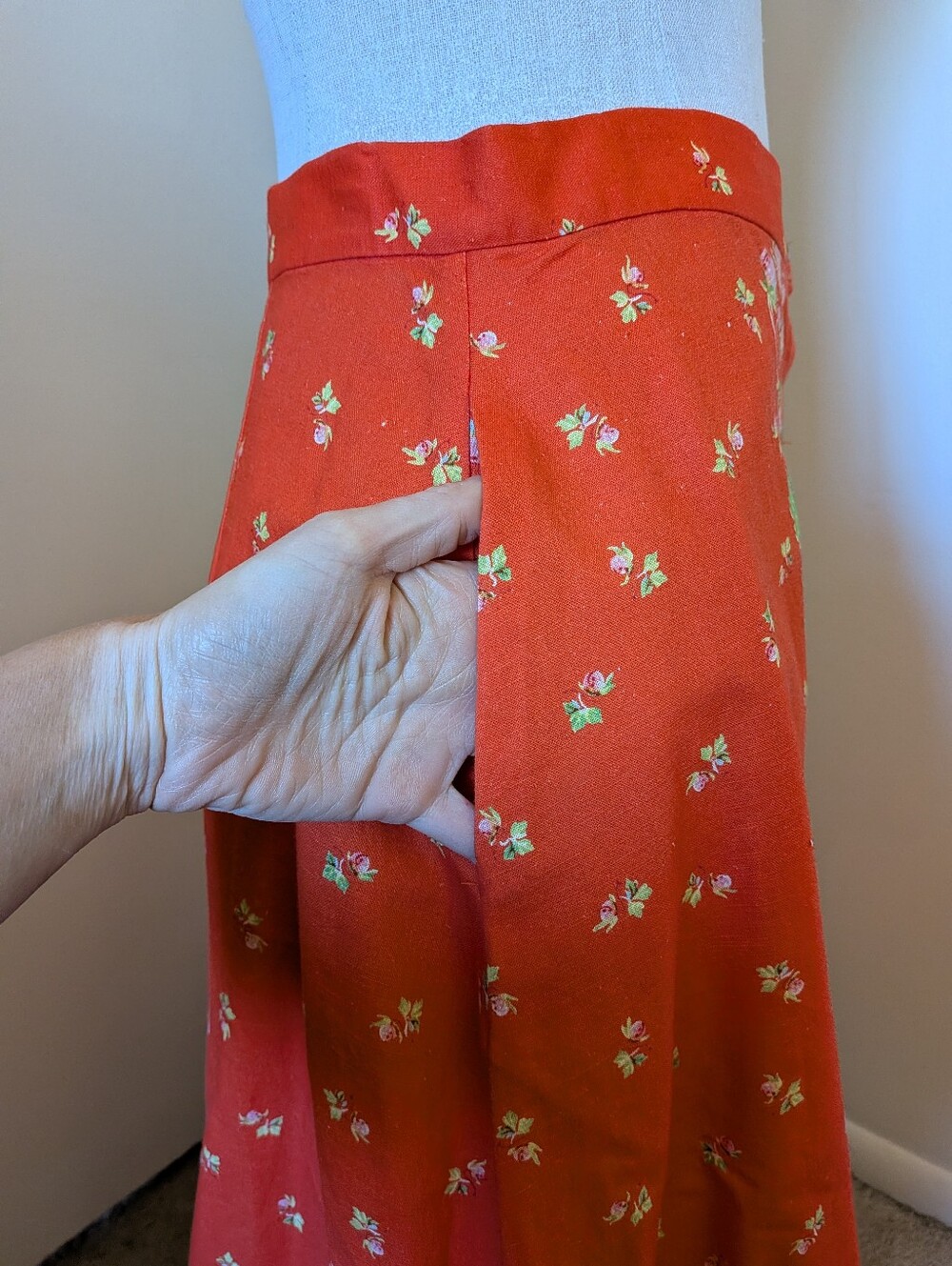 Rachel Antonoff Talia Midi Skirt- Red strawberry print- Size 6- NWOT - Picture 4 of 8